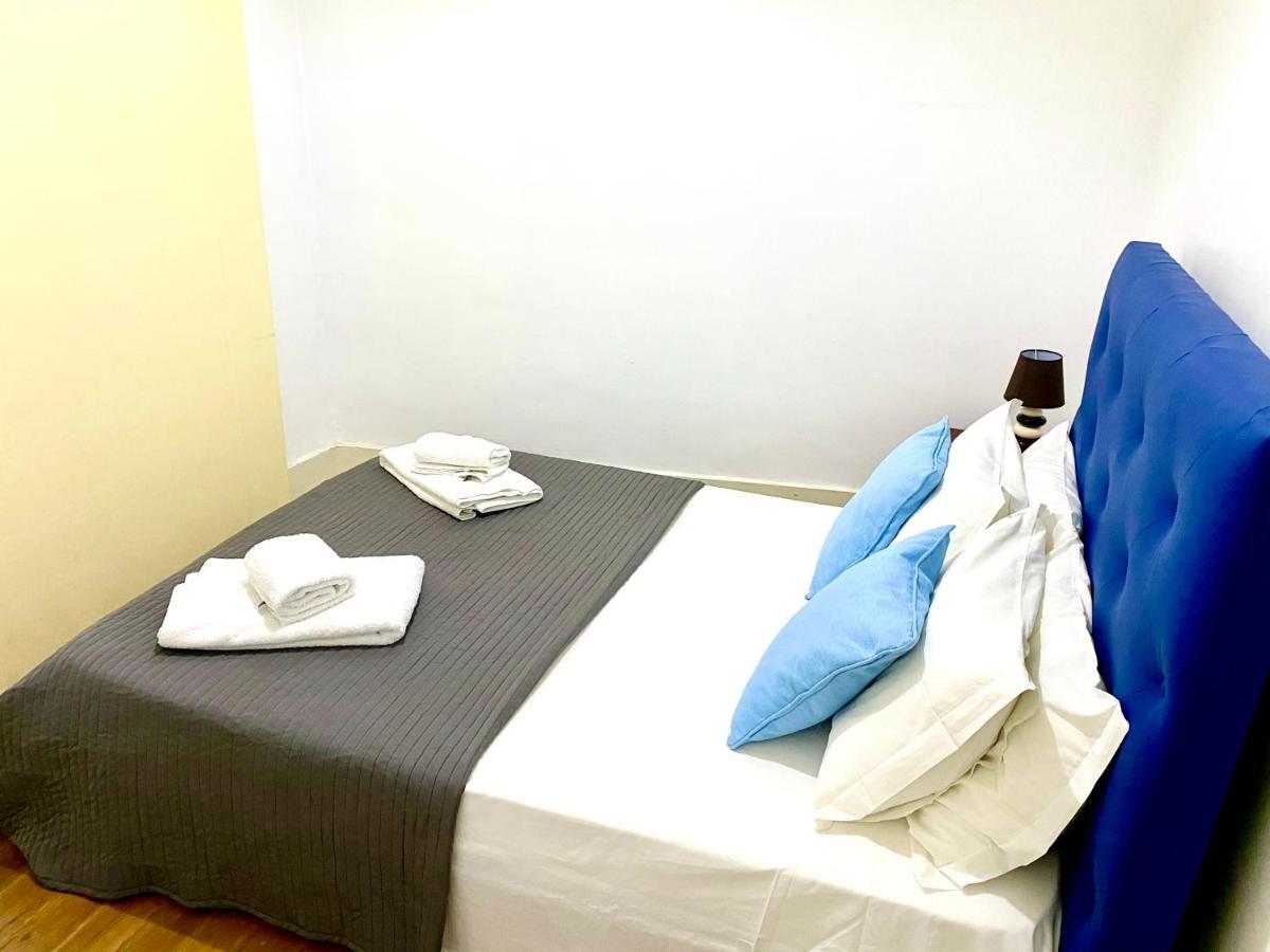 Relax Chiado 3 - Cute Little Double Room With Shared Bathroom Lisboa Eksteriør billede