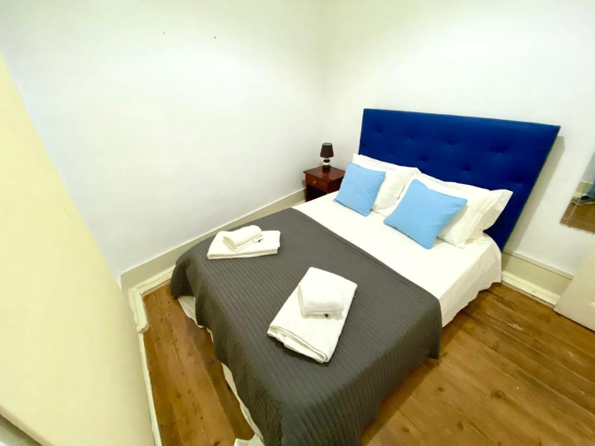 Relax Chiado 3 - Cute Little Double Room With Shared Bathroom Lisboa Eksteriør billede