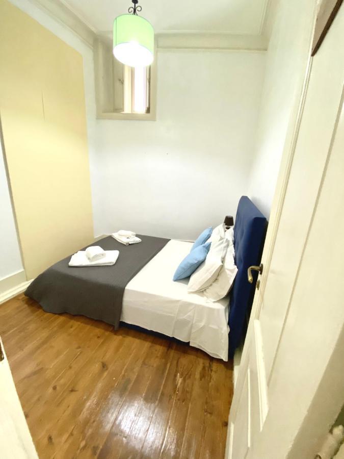 Relax Chiado 3 - Cute Little Double Room With Shared Bathroom Lisboa Eksteriør billede